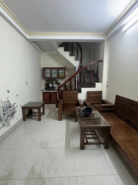 Cho thuê nhà 3 tầng gần hồ Vỵ Xuyên full đồ Giá 3,5tr/th Liên hệ 094.760.1111 xem nhà free