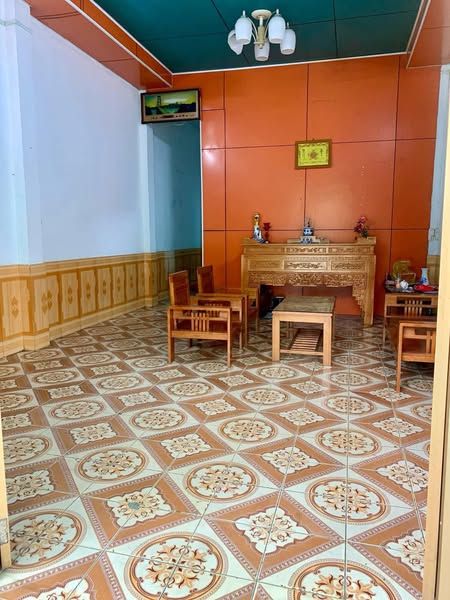 Cho thuê nhà cấp 4 đầy đủ tiện nghi .tủ lạnh, điều hoà,nóng lạnh,bàn ghế, giường tủ