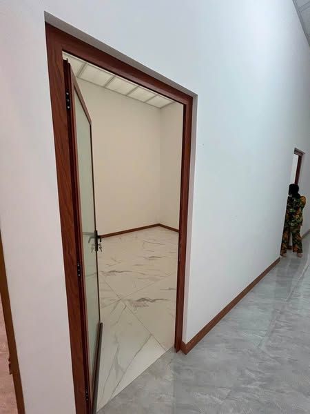 CHO THUÊ NHÀ NGUYÊN CĂN 3 PHÒNG NGỦ – NGANG 5M, DÀI 32M – RỘNG RÃI, THOÁNG MÁT