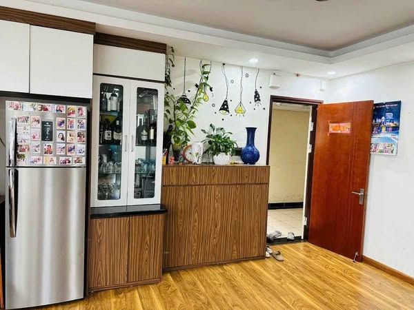 CHO THUÊ CHUNG CƯ CT2A THẠCH BÀN - 2PN- NỘI THẤT CƠ BẢN - BALCONY ĐÔNG NAM