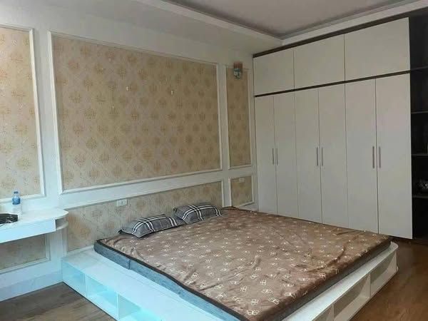 Cho thuê nhà nguyên căn 5 tầng ngõ 217 Trần Phú, Văn Quán, Hà Đông, ô tô đỗ cửa