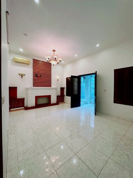 Cho thuê Biệt Thự mặt phố Hoàng Mai-Trương Định, 90m2, 4 Tầng
