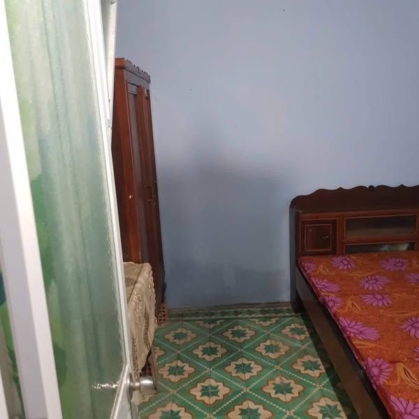 Cho thuê nhà nguyên căn , full nội thất dt 120m2 tại hẻm oto Nguyễn Công Phương T.p Quảng Ngãi