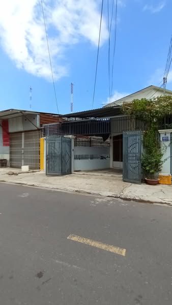 Cần cho thuê nhà nguyên căn, làm kho, văn phòng, nhà ở hộ gia đình.