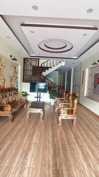 Cho thuê nhà đường đàm quang trung, duyên hải. Ngay gần chợ làng đen , chung cư nam tiến