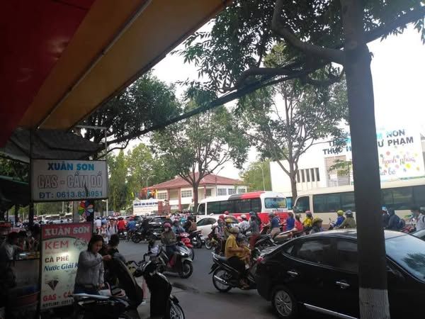 Cho thuê nhà MB cực Đẹp ngay đối diện trường Thực Hành Sư Phạm _Bình Đa _ Biên Hoà .