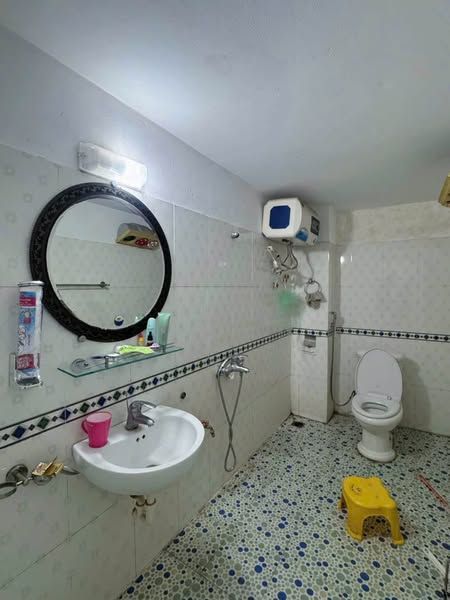 Chính chủ em chuyển công tác về việt trì muốn bán nhà 3 tầng chục chính ngõ 18 Tôn Đức Thắng