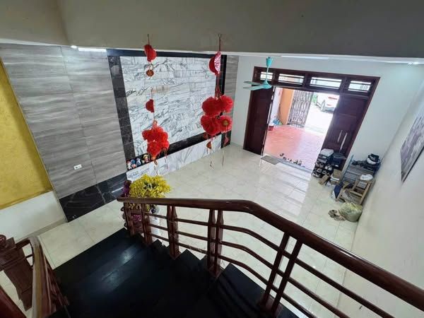 Chính chủ em chuyển công tác về việt trì muốn bán nhà 3 tầng chục chính ngõ 18 Tôn Đức Thắng