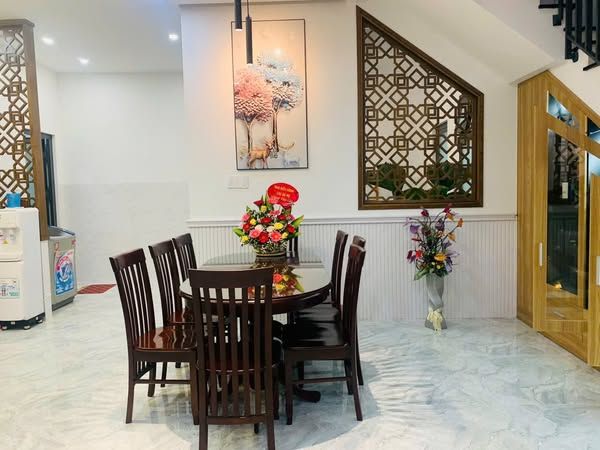 NHÀ LẦU MỚi ĐƯỜNG CÔ GIANG 8m - GẦN BIỂN - THANH HẢI - PHAN THIẾT - BÌNH THUẬN.
