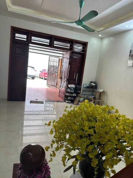 Chính chủ em chuyển công tác về việt trì muốn bán nhà 3 tầng chục chính ngõ 18 Tôn Đức Thắng