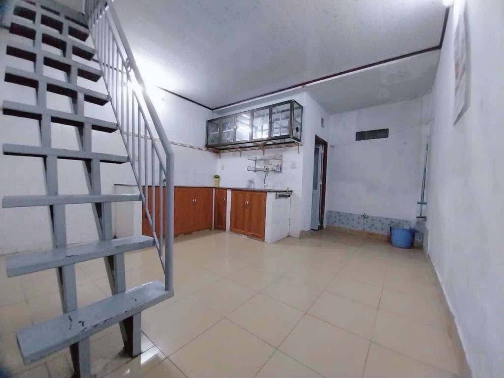 Bán nhà cấp 4 có lửng 56m2 ( 4*15 ) sát mt Hà Thị Khiêm Q12 , hẻm 3 gác - 3,8 tỷ 0932030061