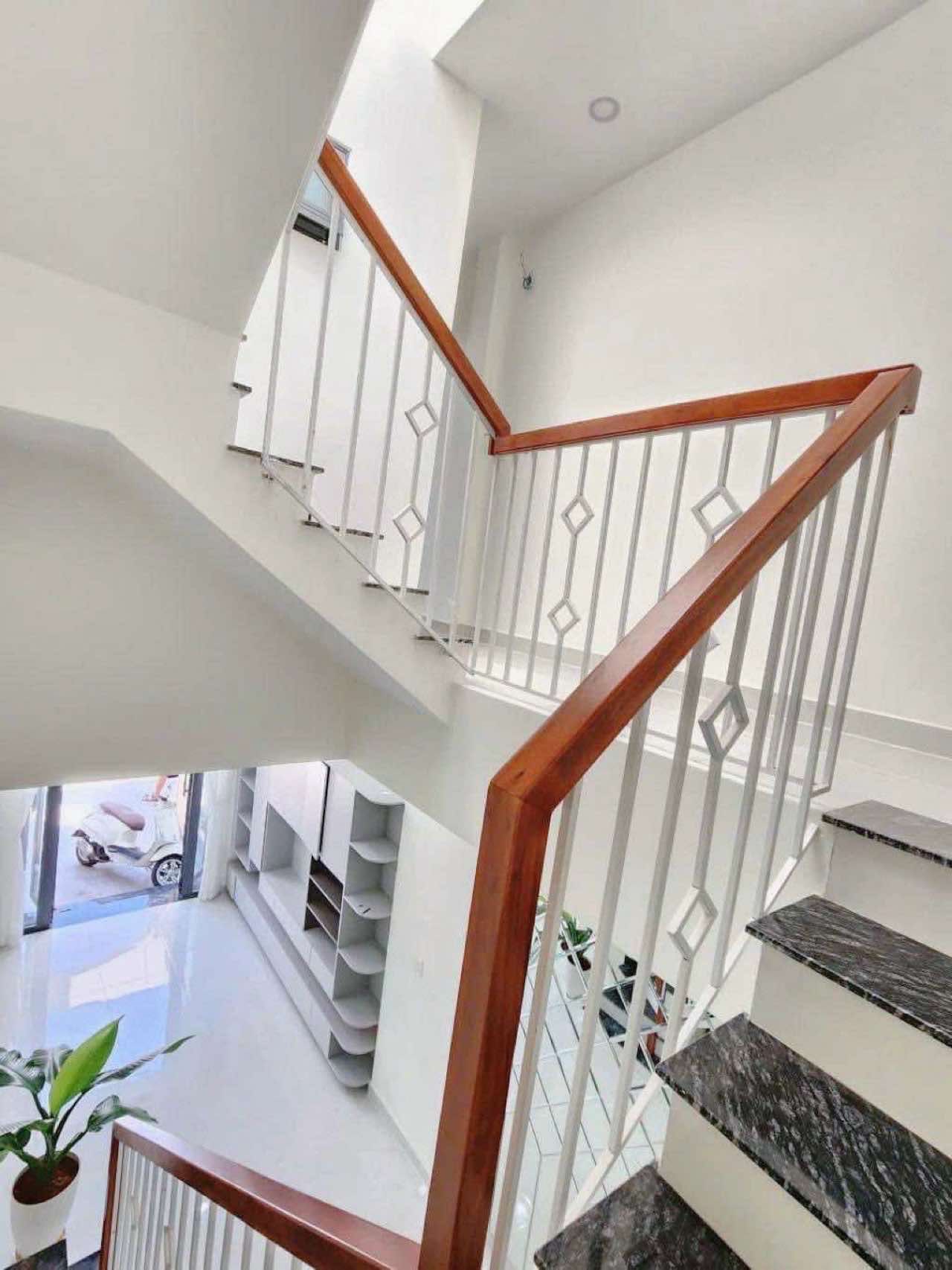 Bán nhà mặt tiền Trung Mỹ Tây 10 Q12 , 43m2-3tang , thu nhập 8tr/thang , 4 tỷ nhỉnh 0932030061