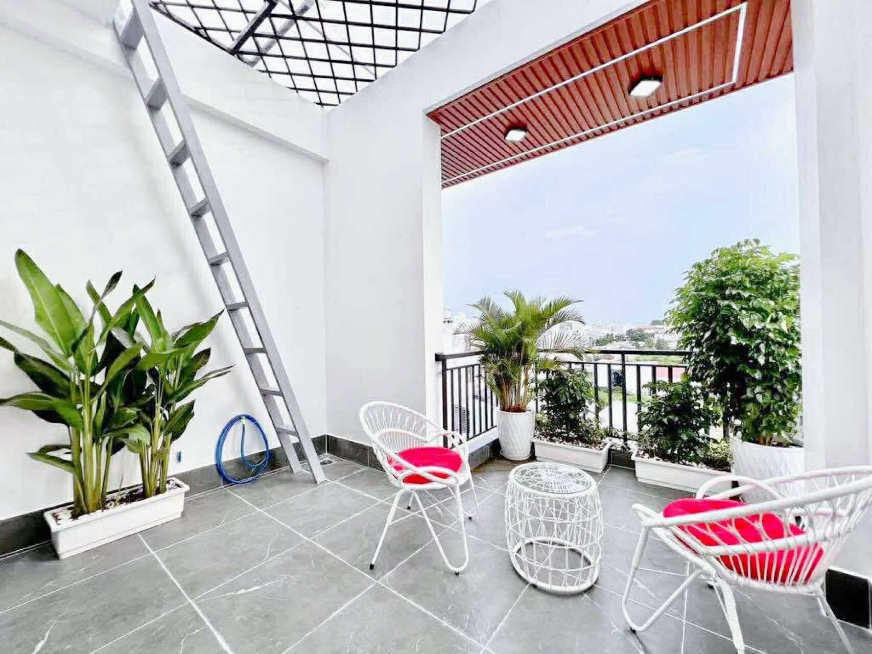 Nhà mới full nt 54m2-5tang Bùi Văn Ngữ Q12, đường 10m ,gần Ngã 3 Đông Quang, 7 tỷ nhỉnh 0932030061