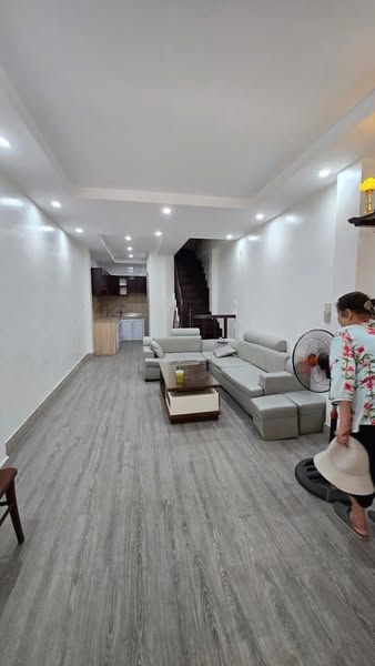Cho thuê nhà mặt phố Vọng Hà - Hoàn Kiếm - HN