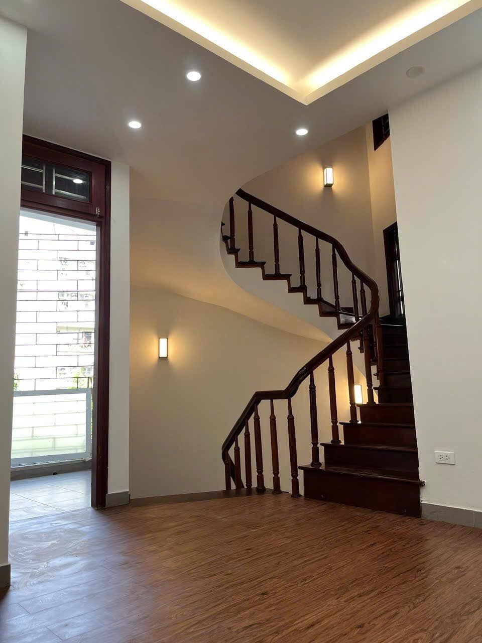 Cho Thuê Nhà Biệt Thự Chính Chủ Địa chỉ: Dịch Vọng-Cầu Giấy-Hà Nội