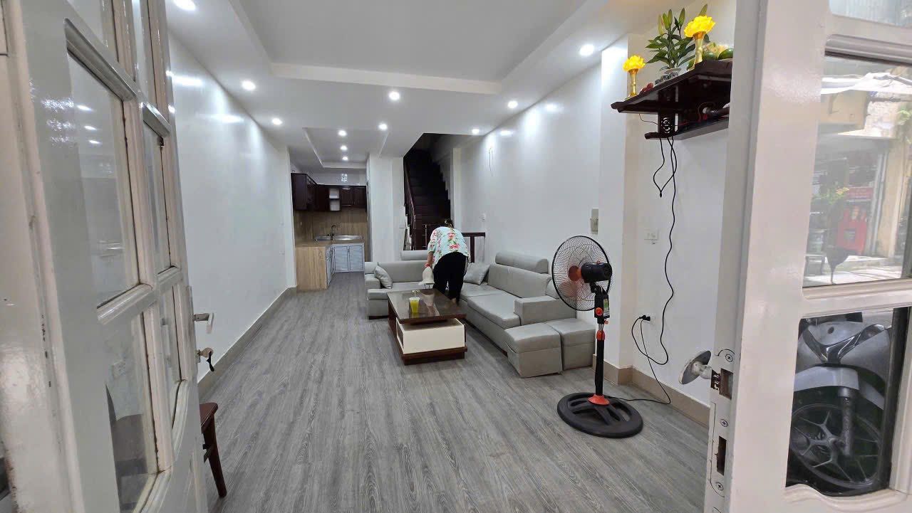 Cho thuê nhà mặt phố Vọng Hà - Hoàn Kiếm - HN