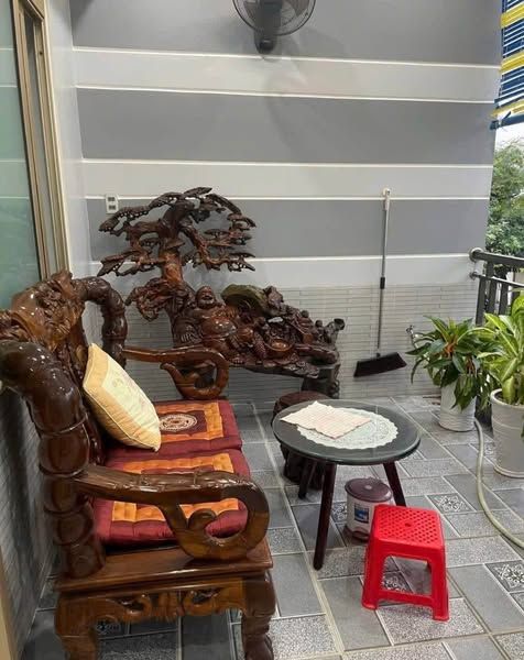 bán nhà 3 tầng - Nhà mới phong cách sang trọng đối diện trường Đại học Phạm Văn Đồng