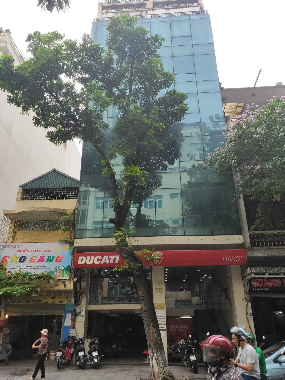 CHO THUÊ NHÀ MẶT PHỐ BÀ TRIỆU, HN, DIỆN TÍCH 170M, TẦNG 1, MT 10M :LH 0971830338