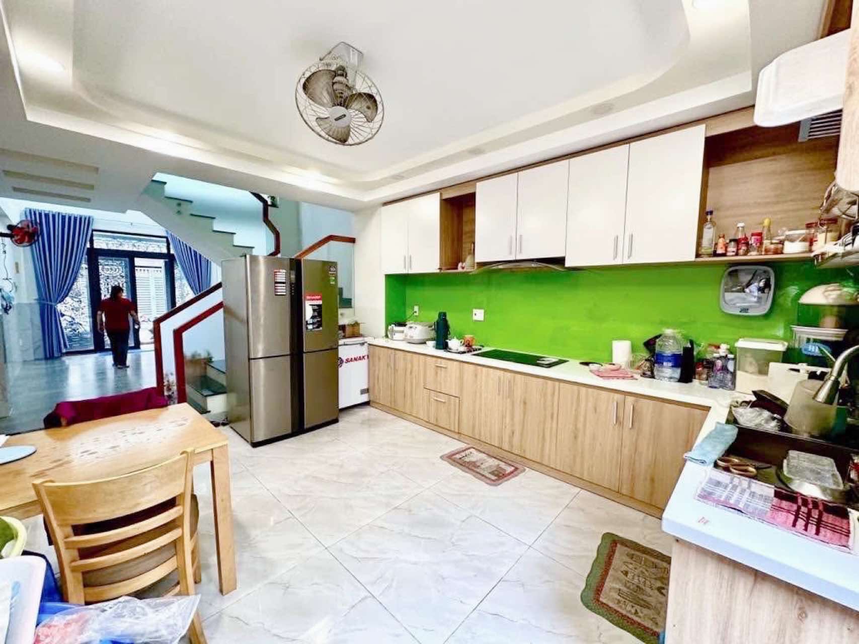 Bán nhà 55m2-5tang Lê Thị Riêng , đường 8m , liền kề UBND Q12 , 6 tỷ 0932030061