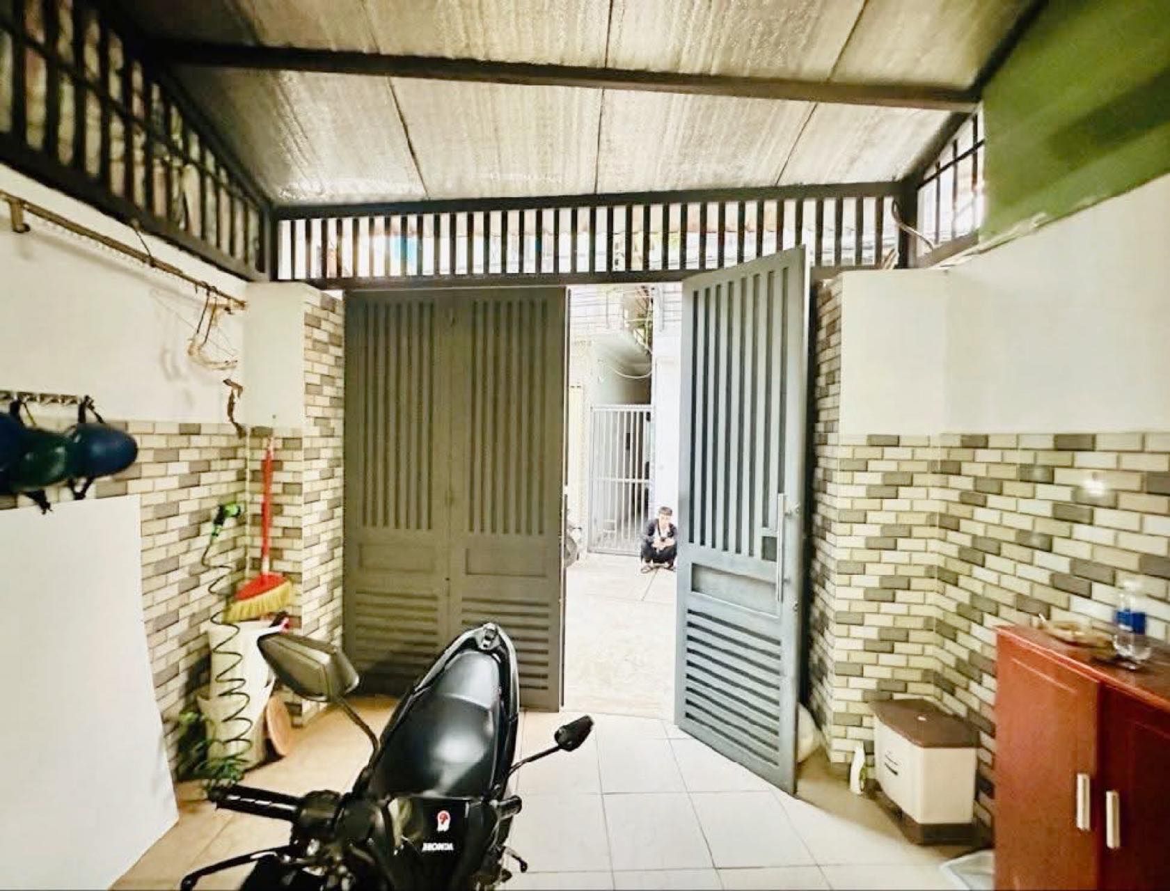 Bán nhà hxh 64m2-3tang sát mt Trần Thị Hè Q12 , liền kề Ngã 3 Đông Quang - 4 tỷ nhỉnh 0932030061
