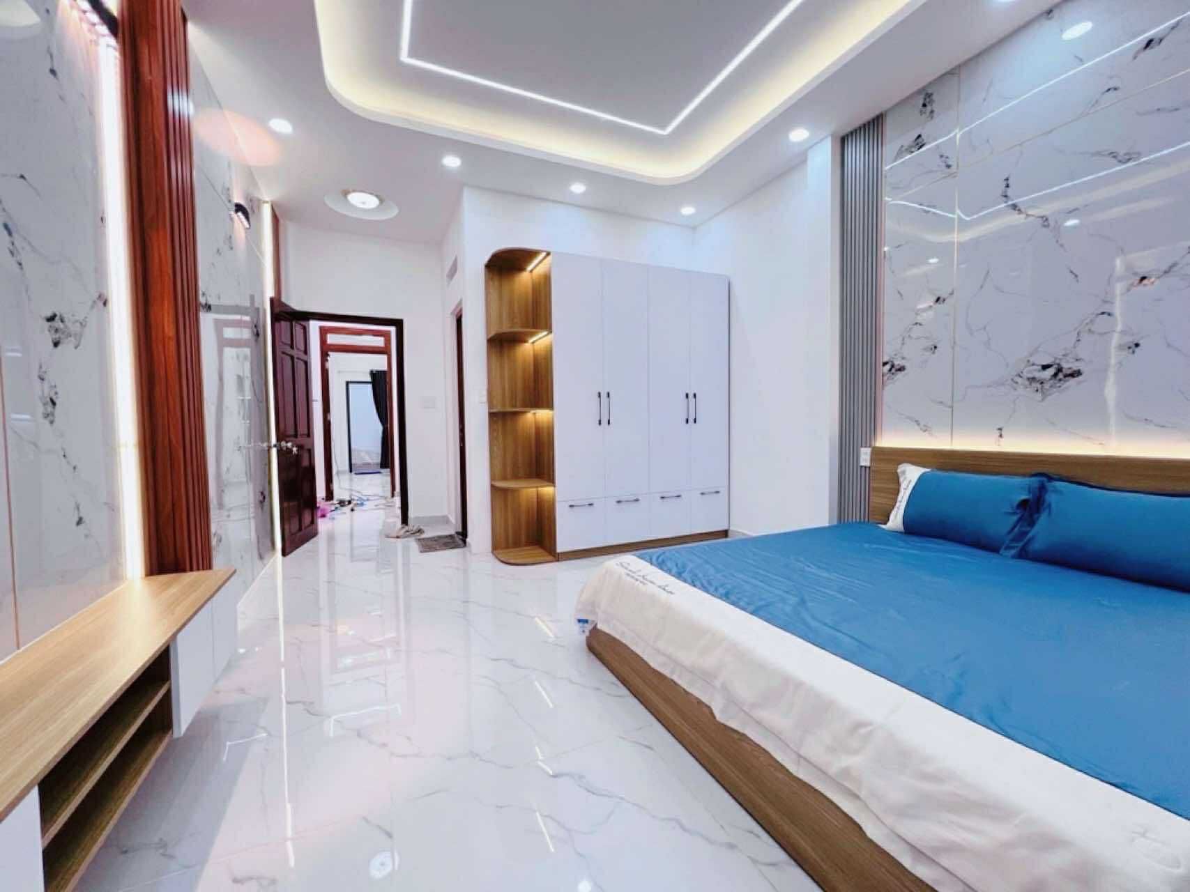 Nhà mới full nt đường 8m- 70m2-3tang Bùi Văn Ngữ Q12 ,sát Ngã 3 Đông Quang - 6 tỷ nhỉnh 0932030061