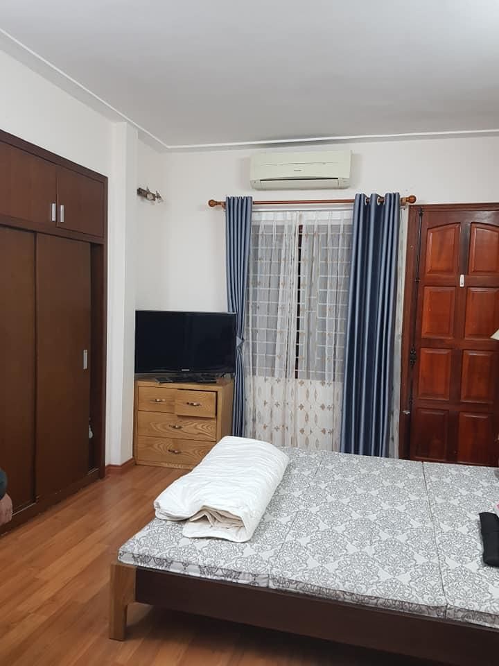 Chính chủ cần bán gấp nhà tại Lạc Long Quân nội thất như mơ mà giá cự rẻ LH 0975295553