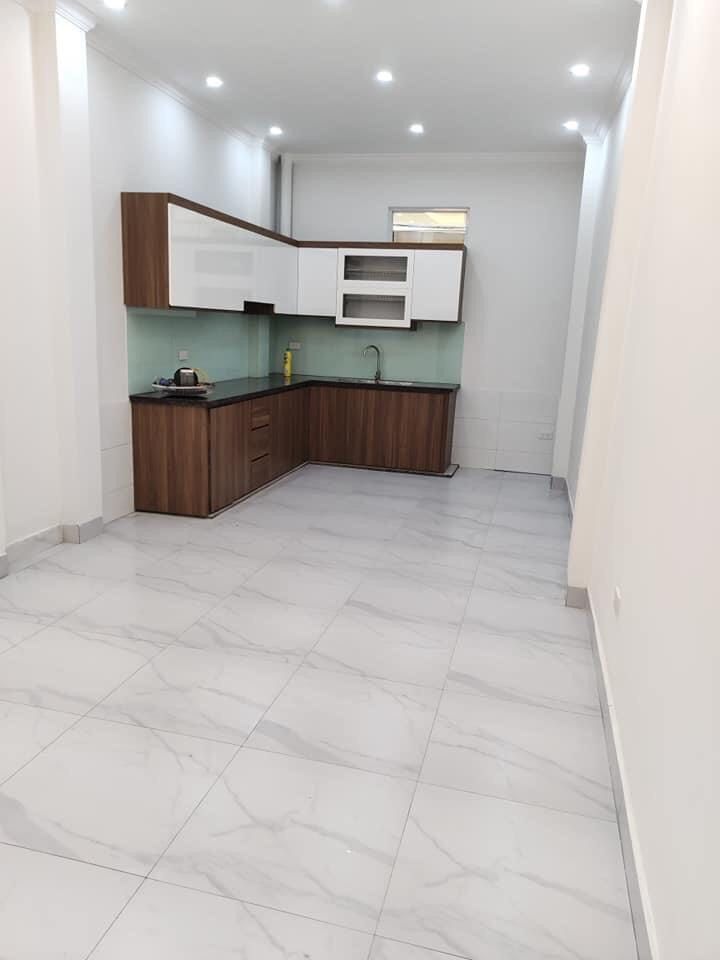 Chính chủ bán nhà 5 tầng Lê Hồng Phong ,Hà đông,giá rẻ, MT 5m,kinh doanh, ngõ thông.