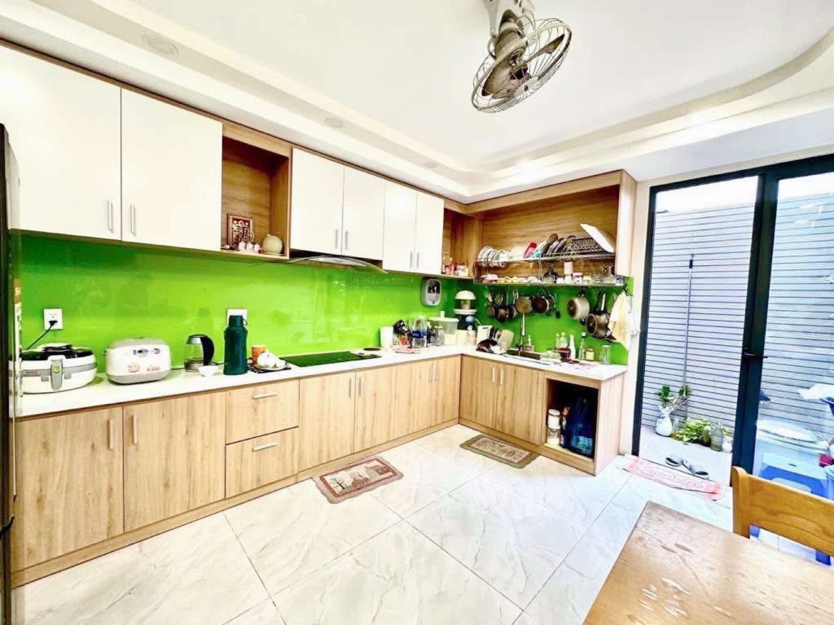 Bán nhà 55m2-5tang Lê Thị Riêng , đường 8m , liền kề UBND Q12 , 6 tỷ 0932030061