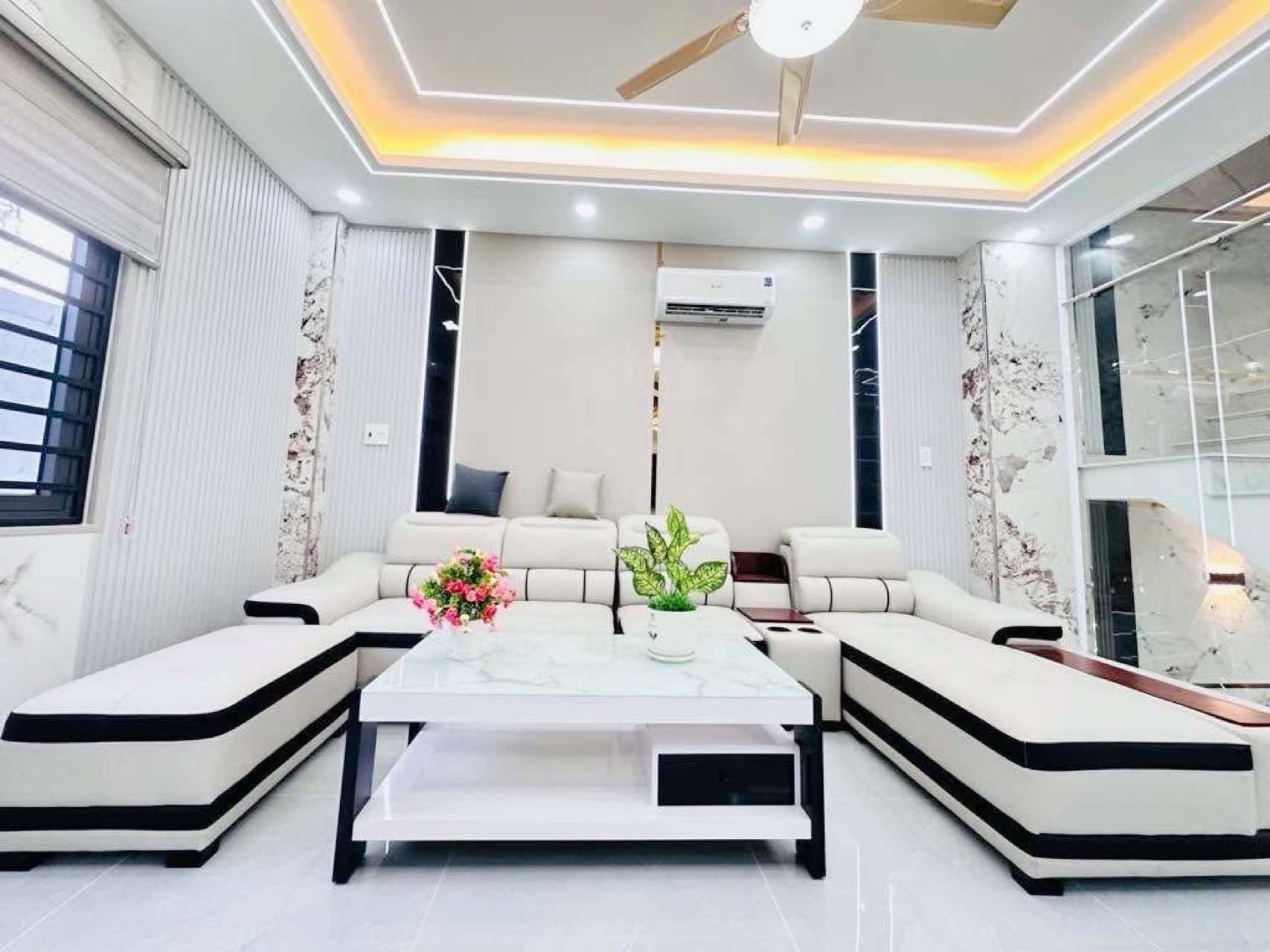 Nhà mới hxh full nt 57m2-5tang sát mt Huỳnh Thị Hai Q12 , liền kề chợ Ngã 3 Bầu , 6 tỷ 0932030061