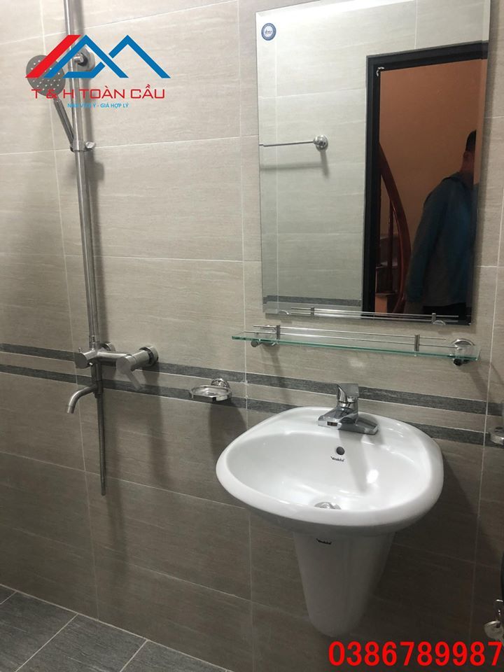 BÁN NHÀ TẠI PHƯƠNG CANH,QUẬN NAM TỪ LIÊM GIAO THÔNG THUẬN TIỆN ĐI LẠI , 5P ĐÃ TỚI BẾN XE MỸ ĐÌNH