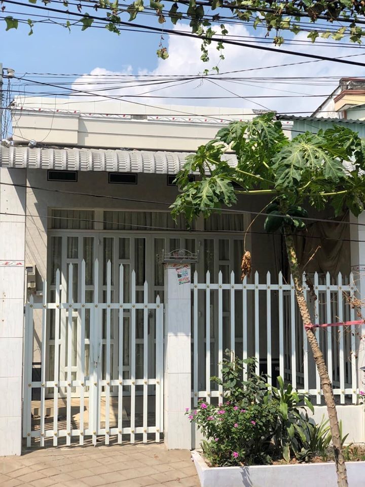 Cho thuê nhà nguyên căn Khóm Bình Đức 5,phuờng Bình Đức,tp Long Xuyên