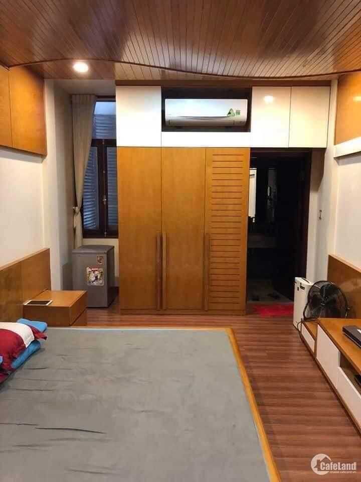 Chính chủ cần bán gấp nhà tại Lạc Long Quân nội thất như mơ mà giá cự rẻ LH 0975295553