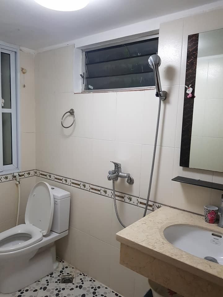 Chính chủ cần bán gấp nhà tại Lạc Long Quân nội thất như mơ mà giá cự rẻ LH 0975295553