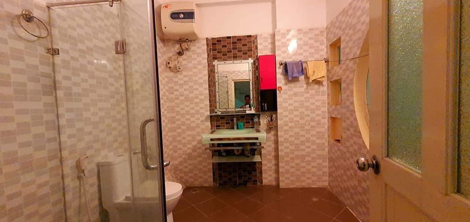 Chủ cần bán gấp.Nhà lệch tầng. 36m2. 4 ngủ.Để lại nội thất.