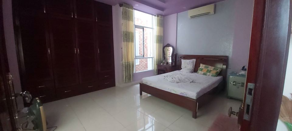 Cho thuê nhà mới, đẹp, đầy đủ nội thất siêu xịn. Địa chỉ hẻm Hai Bà Trưng, cách mặt tiền mấy bước c