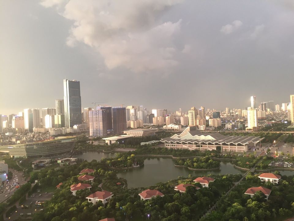 Chuyển nhượng căn 3pn,2vs Tòa G1 Vinhomes green bay 92m, ban công đông nam