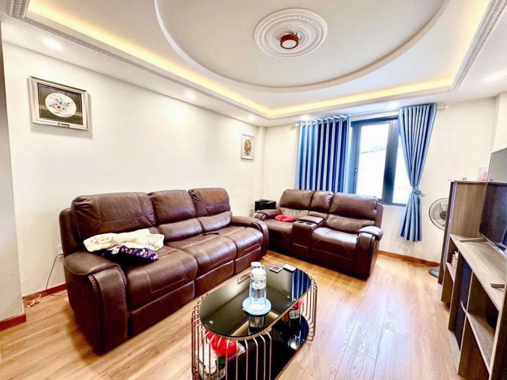 Bán nhà 55m2-5tang Lê Thị Riêng , đường 8m , liền kề UBND Q12 , 6 tỷ 0932030061