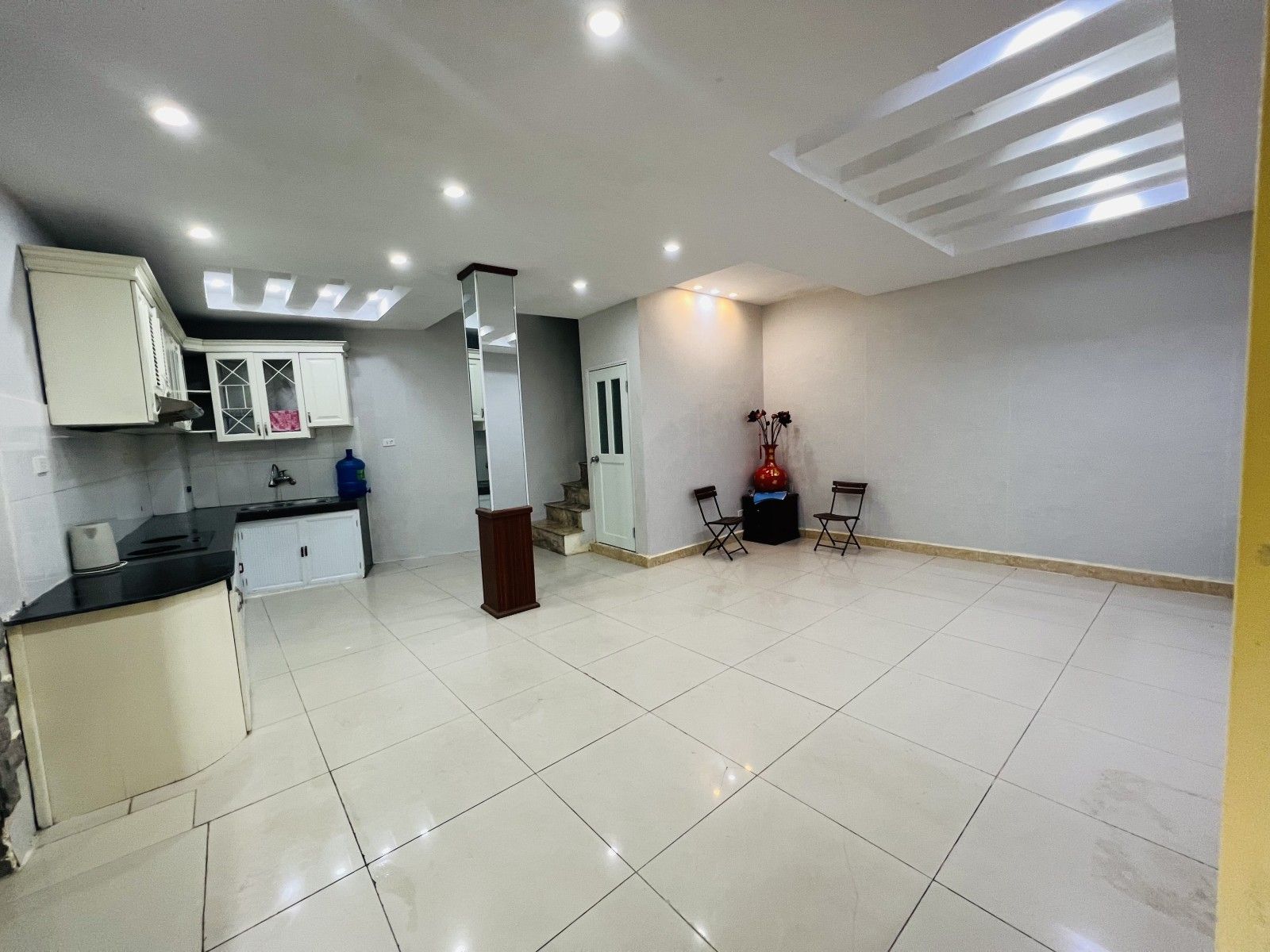TRUNG TÂM BA ĐÌNH, NHÀ ĐẸP, GẦN PHỐ đi đâu cũng tiện, nhà gần ô tô, giá hợp lý