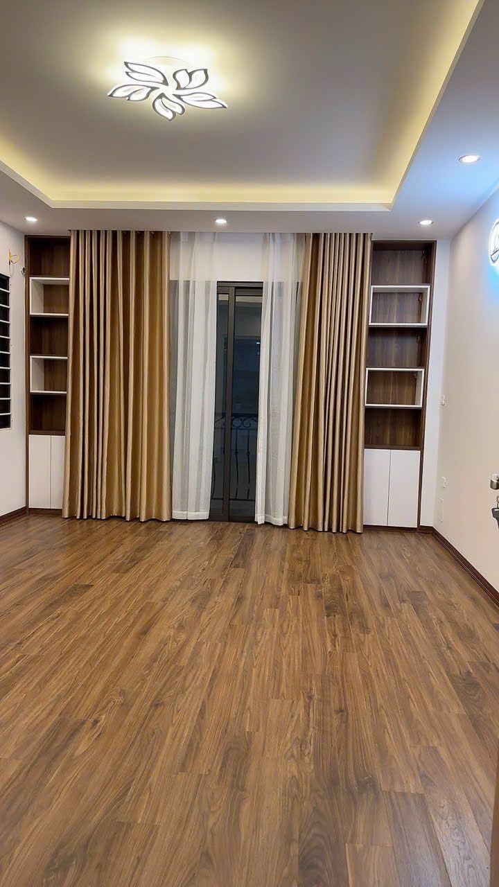 Cần bán gấp lô góc 2 mặt thoáng tại Di Trạch Hoài Đức dt:30m Giá 2ty550