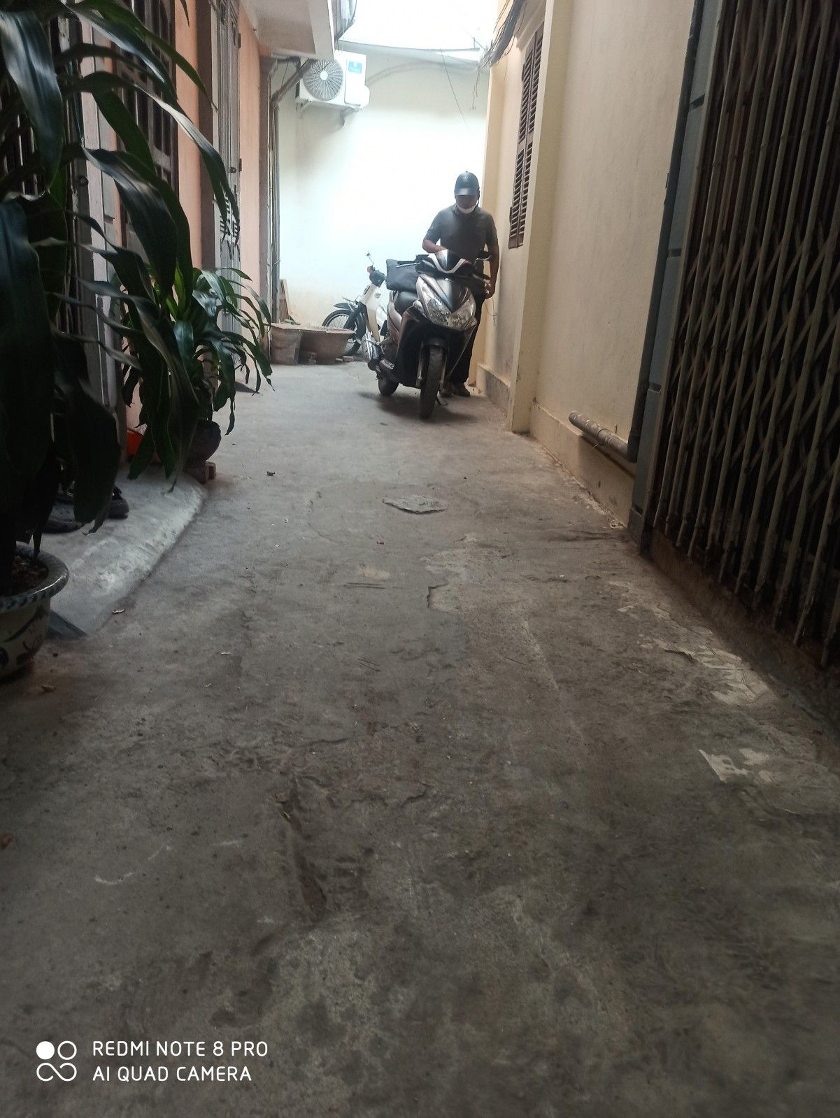 Trung Tả ( Khâm Thiên) ĐỐNG ĐA RỘNG KHẮP BAO LA, ĐI BỘ VÀI BƯỚC LÀ RA HỒ RỒI