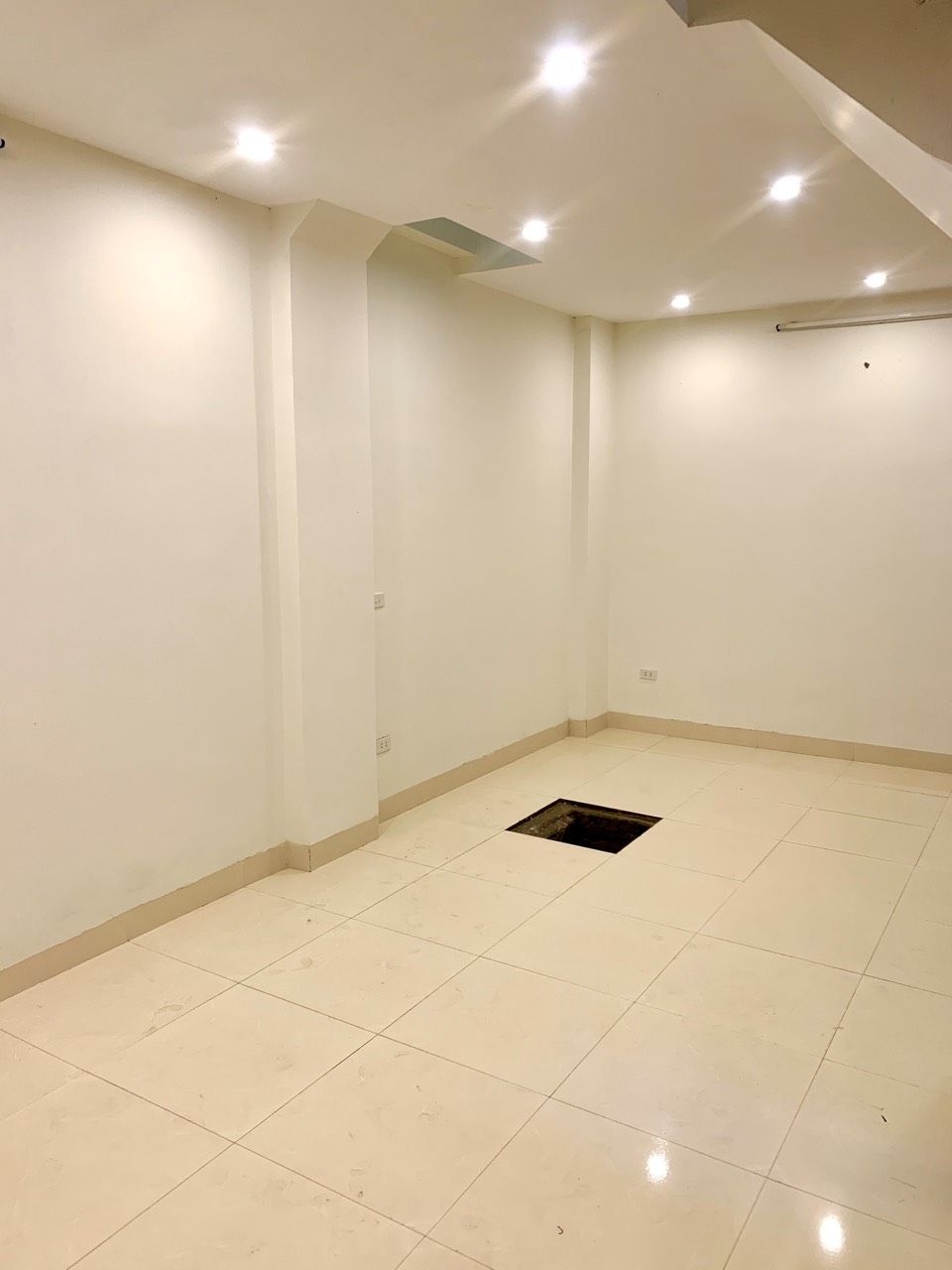 BÁN NHÀ 3 TẦNG CẠNH AONE MALL CÁCH BIG C THĂNG LONG HƠN 7KM