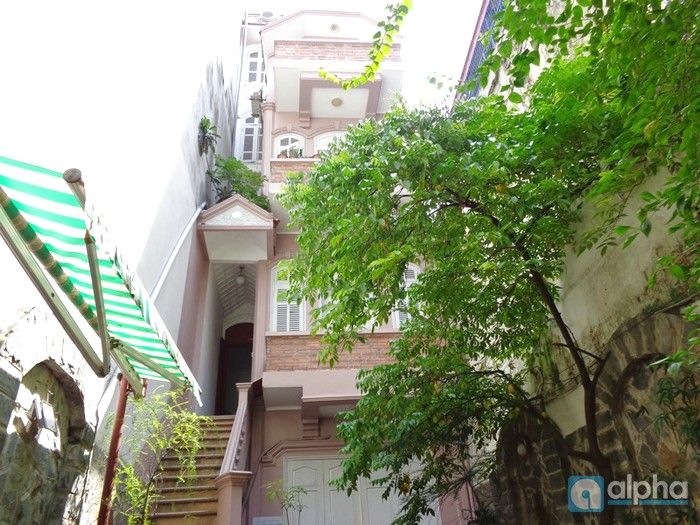 Căn hộ một buồng ngủ giá rẻ cho thuê phố Thụy Khuê