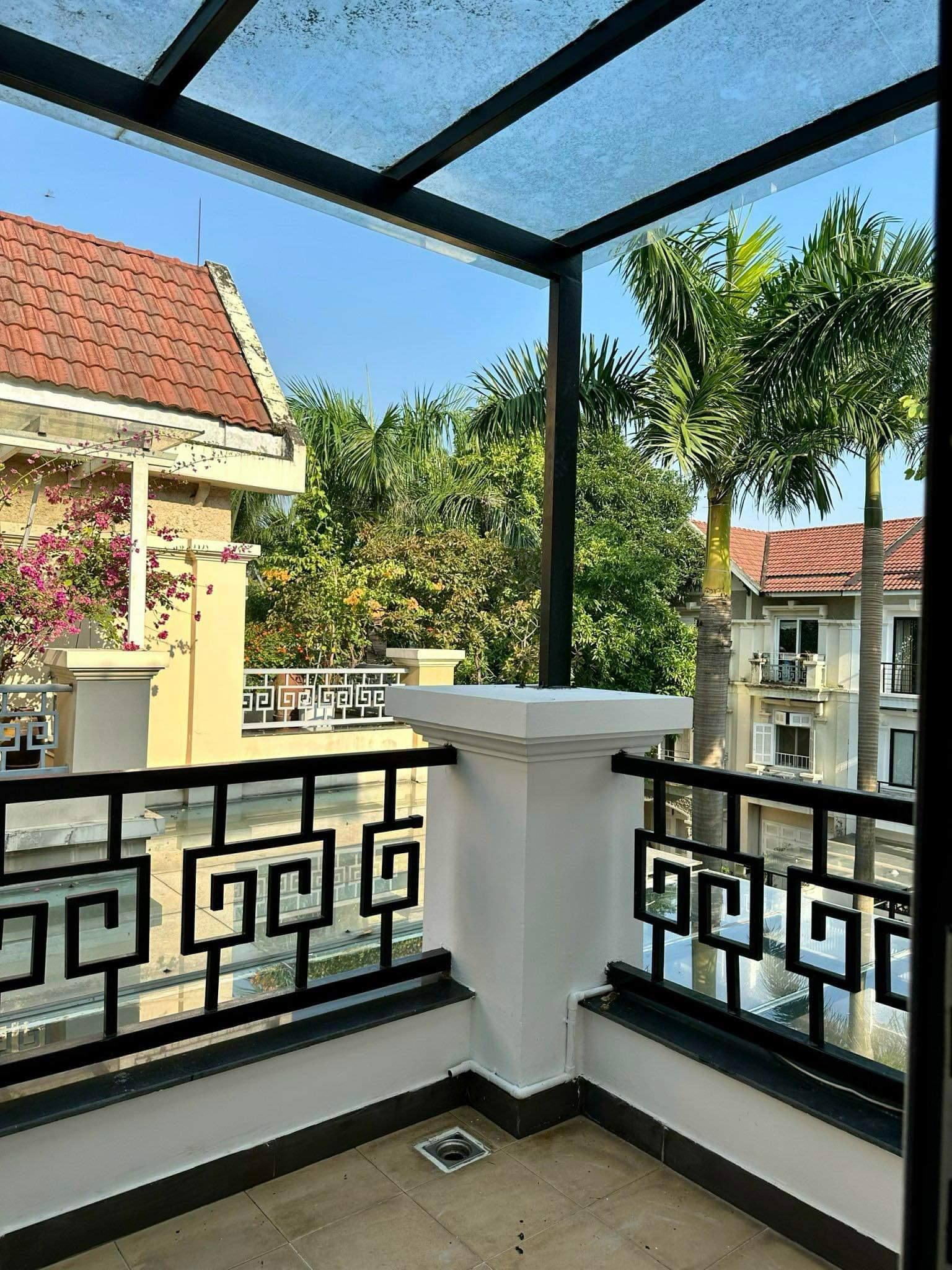 Cần cho thuê gấp Biệt thự Ciputra Xuân La Tây Hồ DT 180m Khu T7