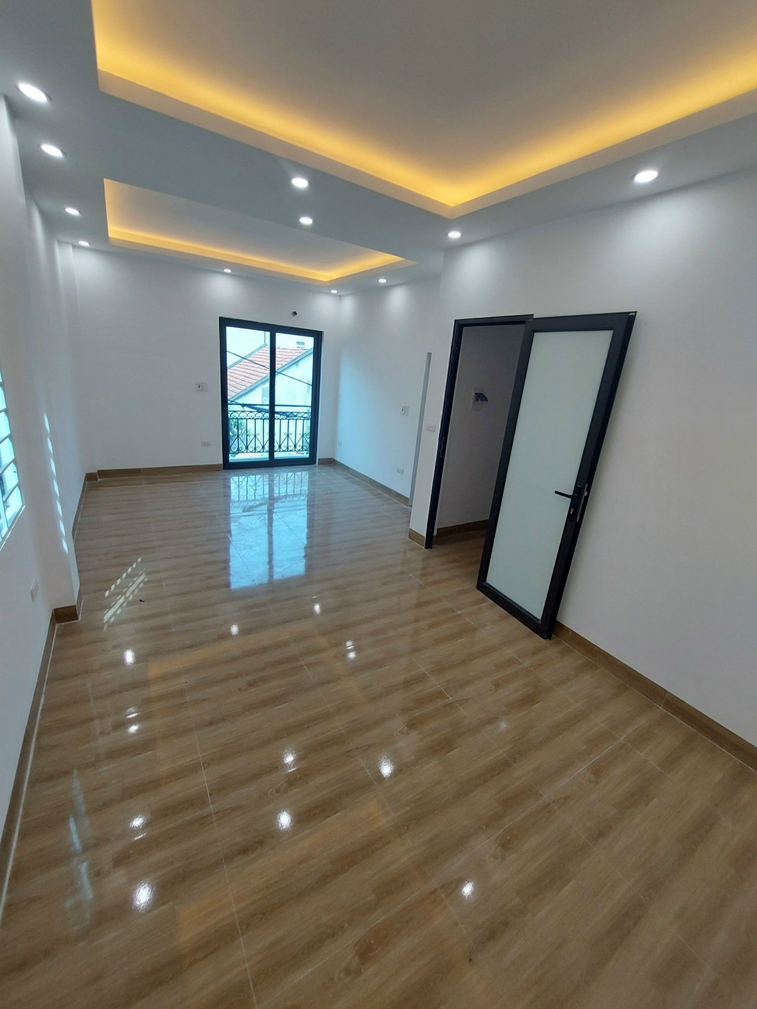 chủ mót bán giảm chào 100 triệu từ 2.98 tỷ còn 2.89 tỷ NHÀ MỚI 3PN - Ô TÔ ĐỖ CỬA Yên Vĩnh