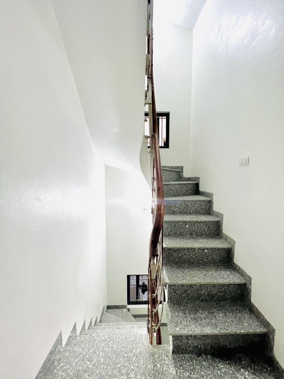 NHÀ DÒNG TIỀN MỚI 13 PHÒNG FULL ĐỒ - CÁC PHÒNG THOÁNG SÁNG VÔ CÙNG - 7 TẦNG THANG MÁY.