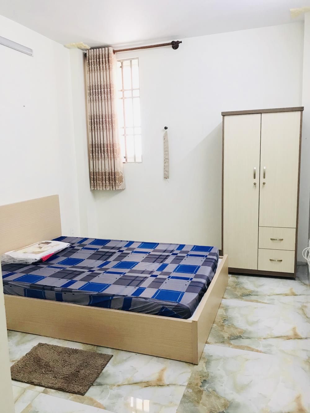 PHÒNG 3,9TR DT 20M HẺM XE HƠI GẦN SÂN BAY TẠI P4 TÂN BÌNH