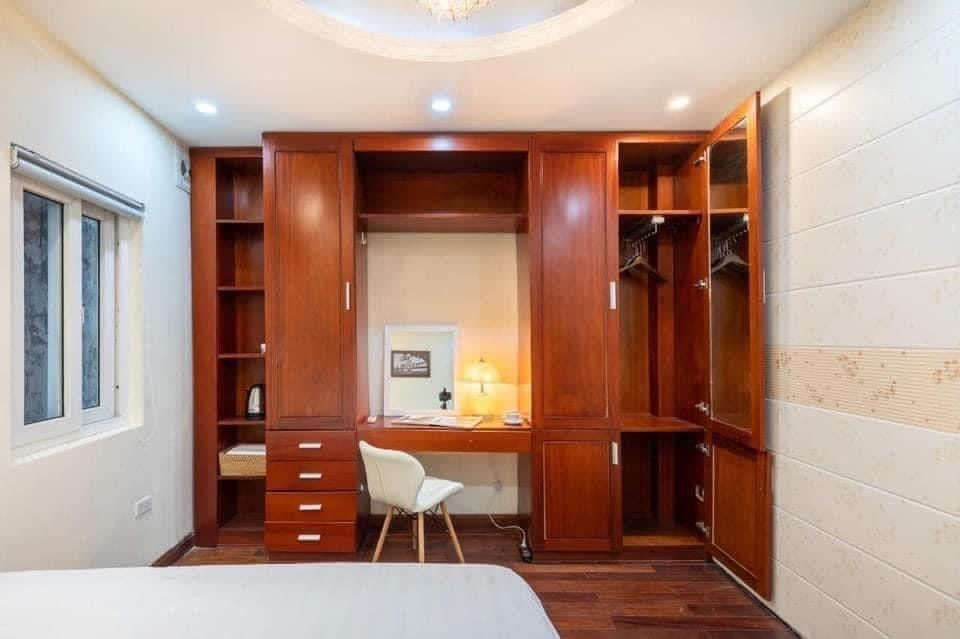 CỰC HIẾM NHÀ BÁN - GIỮA BÀ TRIỆU PHỐ HUẾ - 6 TẦNG SỪNG SỮNG - Ô TÔ ĐỖ CỔNG