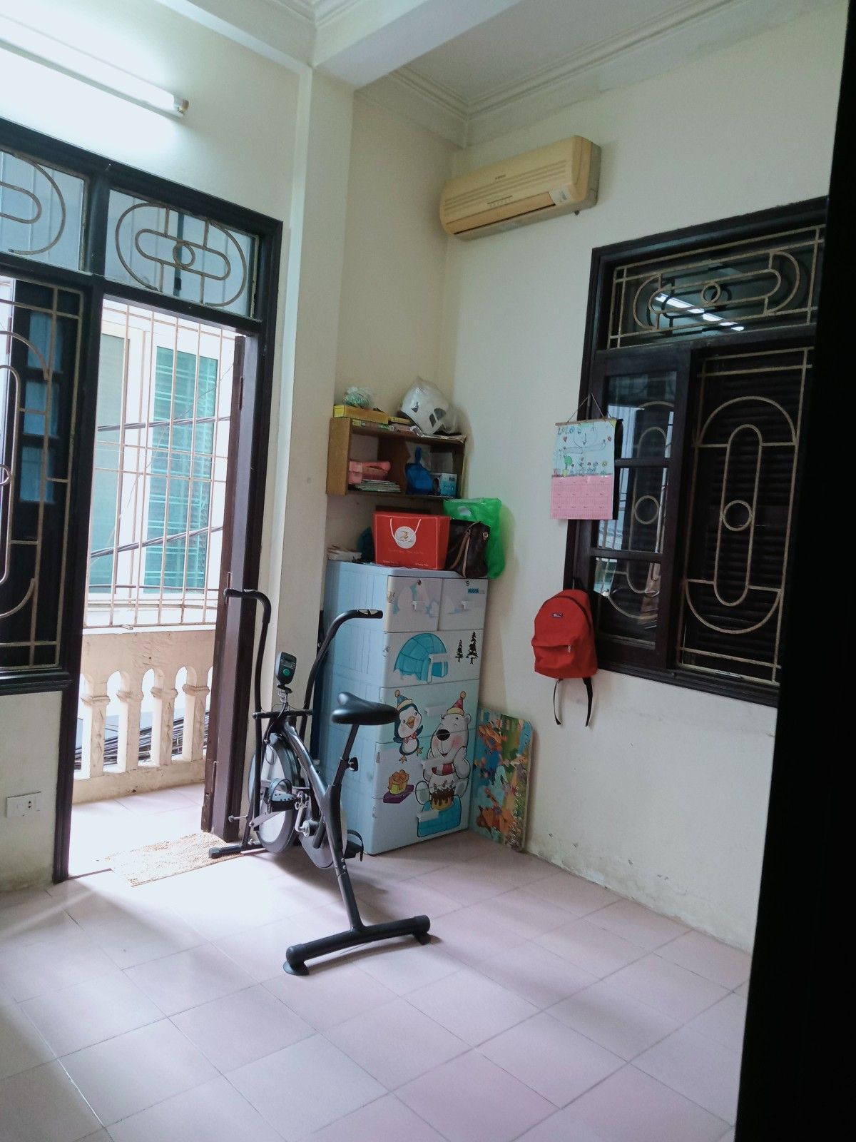 LÔ GÓC, 4 TẦNG, Ô TÔ CẠNH NHÀ, TK HIỆN ĐẠI, ĐỦ CÔNG NĂNG CHO VÀI THẾ HỆ,TT, HÀNG XÓM LÊ TRỌNG TẤN
