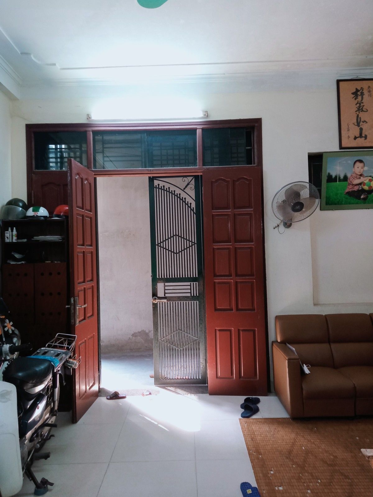 LÔ GÓC, 4 TẦNG, Ô TÔ CẠNH NHÀ, TK HIỆN ĐẠI, ĐỦ CÔNG NĂNG CHO VÀI THẾ HỆ,TT, HÀNG XÓM LÊ TRỌNG TẤN