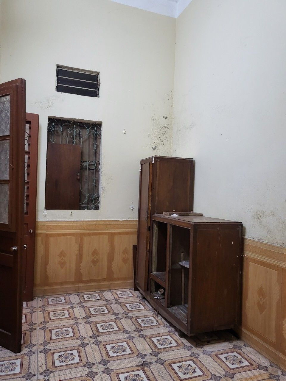 Nhà Cầu đơ nằm vị trí trong ngõ thoáng rộng,ô tô qua nhà